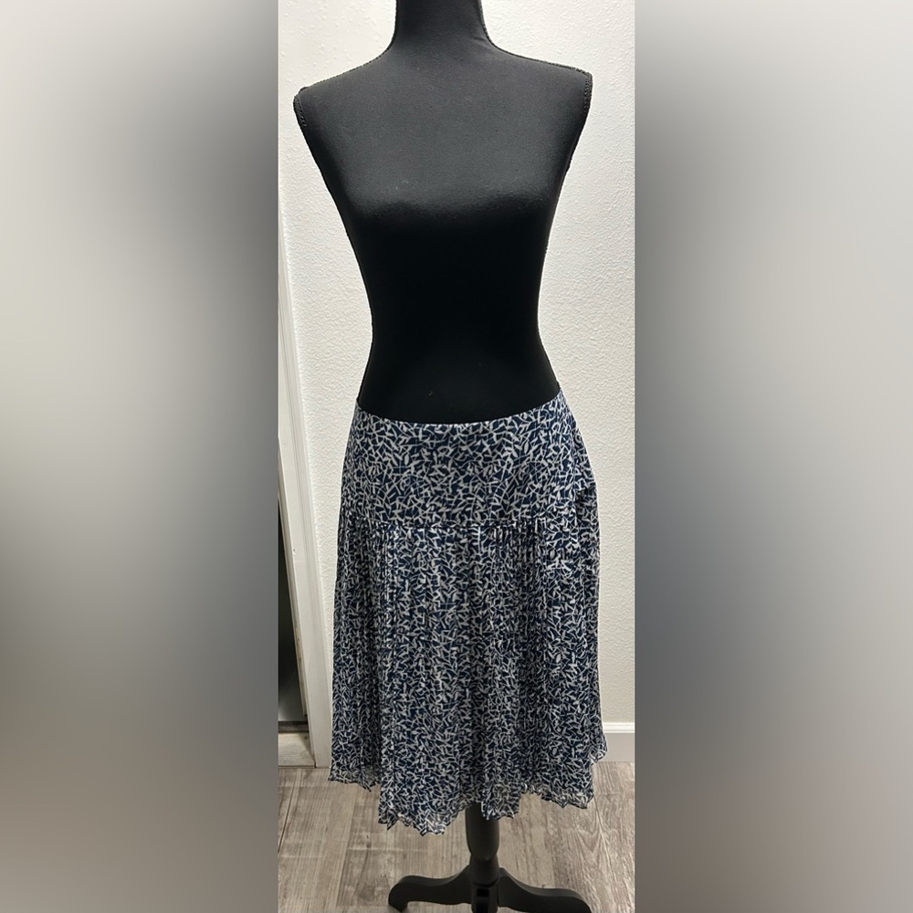 Ann Taylor Knee Length Skirt - 6 - Used
